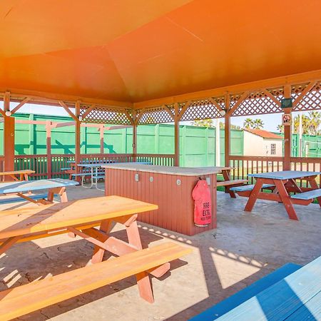 Cozy Waterfront Port Isabel Cottage With Deck! 외부 사진